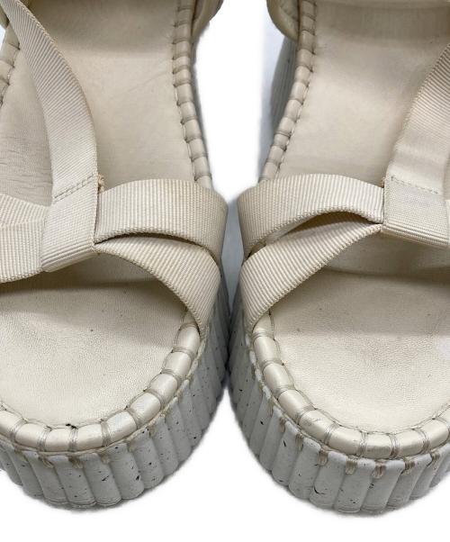 Chloe（クロエ）Chloe (クロエ) MANA プラットフォームストラップウェッジサンダル ベージュ サイズ:SIZE 38の古着・服飾アイテム