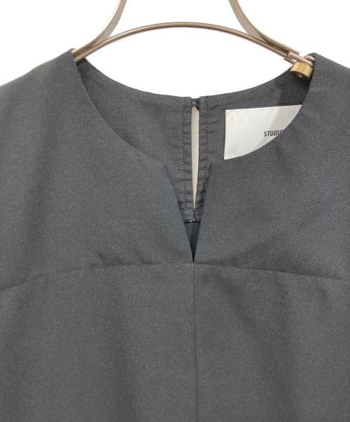 STUDIOUS（ステュディオス）STUDIOUS (ステュディオス) Back Tucked Dress ブラック サイズ:	SIZE 1の古着・服飾アイテム