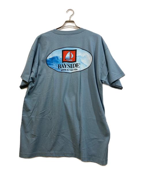 BAY SIDE（ベイ サイド）BAY SIDE (ベイ サイド) THE APARTMENT (ジ アパートメント) プリントTシャツ スカイブルー サイズ:	2XLの古着・服飾アイテム