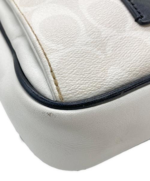 COACH（コーチ）COACH (コーチ) トラックパック シグネチャー ホワイトの古着・服飾アイテム