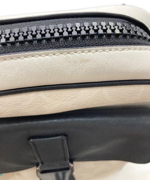 COACH（コーチ）COACH (コーチ) トラックパック シグネチャー ホワイトの古着・服飾アイテム
