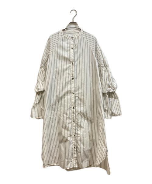emmi（エミ）emmi (エミ) デザインスリーブシャツワンピース ホワイトの古着・服飾アイテム