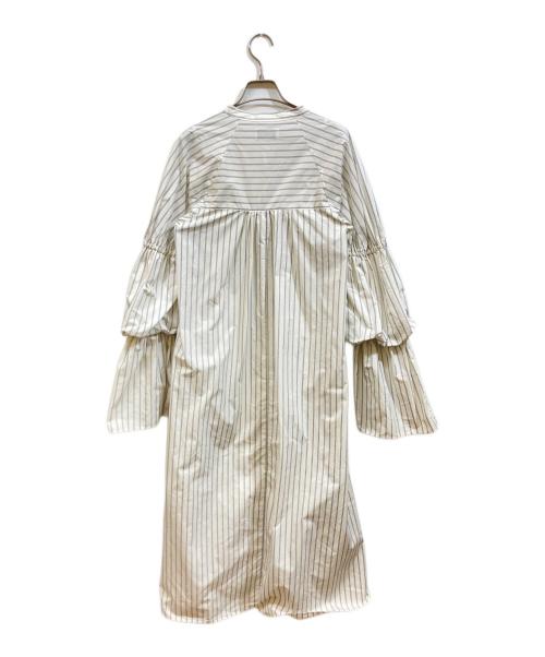 emmi（エミ）emmi (エミ) デザインスリーブシャツワンピース ホワイトの古着・服飾アイテム