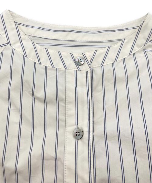emmi（エミ）emmi (エミ) デザインスリーブシャツワンピース ホワイトの古着・服飾アイテム