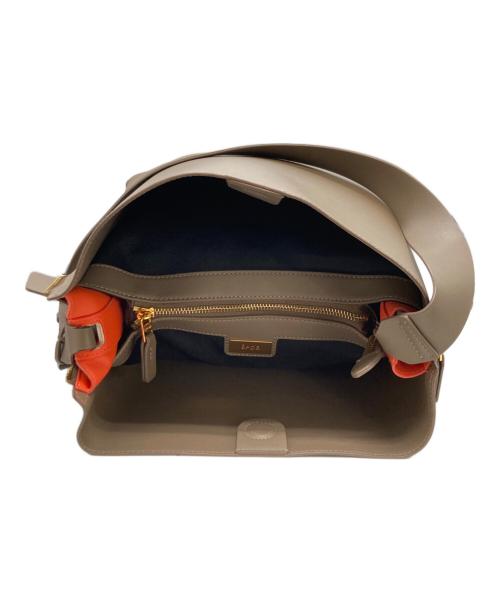 EPOR（エポール）EPOR (エポール) Y BAG Shoulder Large ブラウンの古着・服飾アイテム