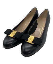 Salvatore Ferragamo（サルヴァトーレ フェラガモ）の古着「リボンパンプス」｜ブラック