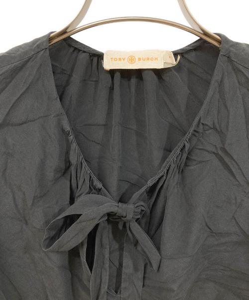 TORY BURCH（トリーバーチ）TORY BURCH (トリーバーチ) シルクブラウス ブラック サイズ:SIZE 4の古着・服飾アイテム