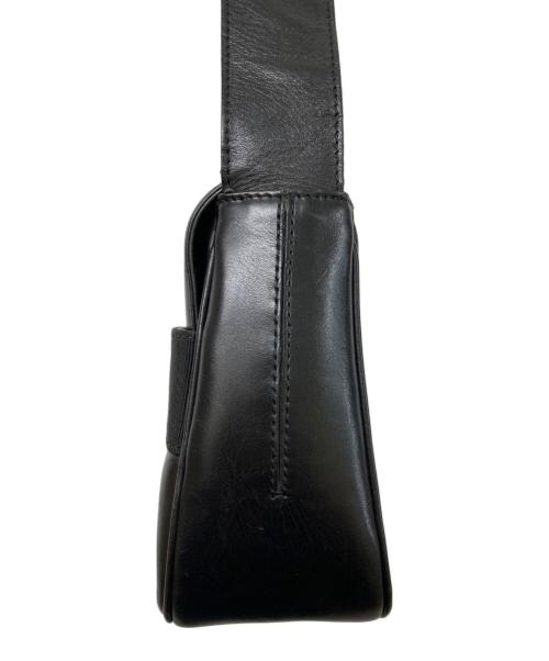 Salvatore Ferragamo（サルヴァトーレ フェラガモ）Salvatore Ferragamo (サルヴァトーレ フェラガモ) ヴァラリボンショルダーバッグ ブラックの古着・服飾アイテム