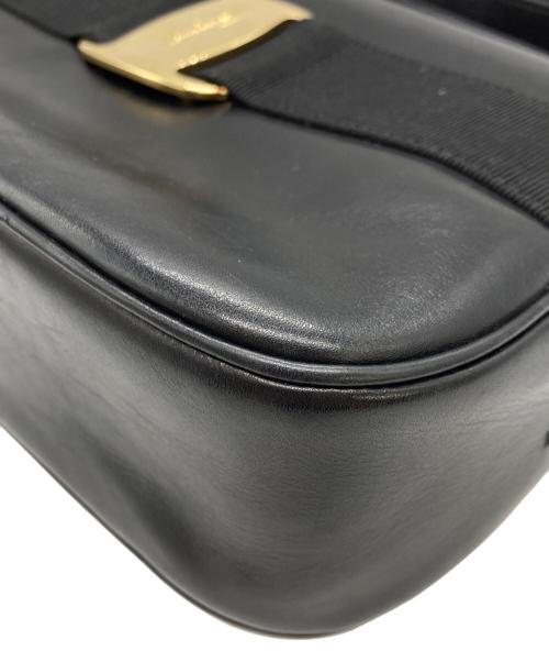 Salvatore Ferragamo（サルヴァトーレ フェラガモ）Salvatore Ferragamo (サルヴァトーレ フェラガモ) ヴァラリボンショルダーバッグ ブラックの古着・服飾アイテム