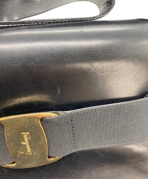 Salvatore Ferragamo（サルヴァトーレ フェラガモ）Salvatore Ferragamo (サルヴァトーレ フェラガモ) ヴァラリボンショルダーバッグ ブラックの古着・服飾アイテム