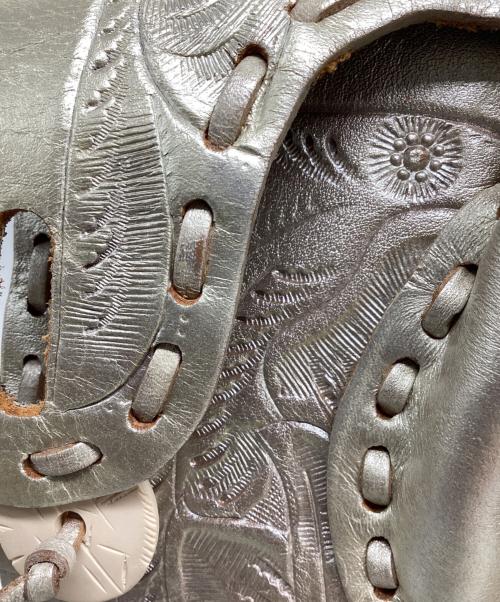 Carving Tribes（カービングトライブス）Carving Tribes (カービングトライブス) ハンドバッグ シルバーの古着・服飾アイテム