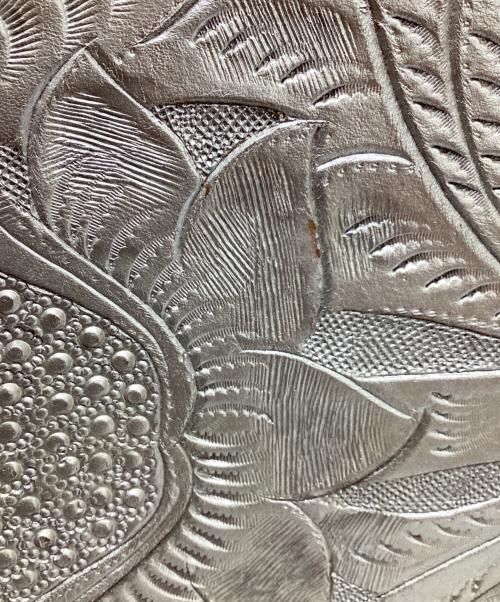 Carving Tribes（カービングトライブス）Carving Tribes (カービングトライブス) ハンドバッグ シルバーの古着・服飾アイテム