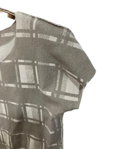 ISSEY MIYAKE A-POC（イッセイミヤケ エイポック）ISSEY MIYAKE A-POC (イッセイミヤケ エイポック) カッティング顔料プリントカットソー グレー サイズ:	SIZE 2の古着・服飾アイテム