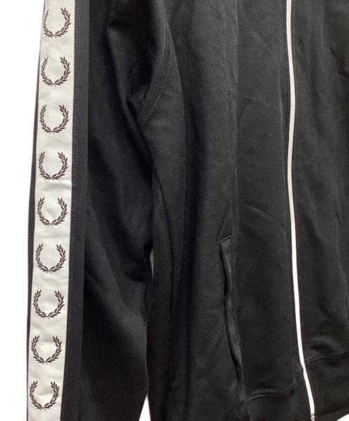 FRED PERRY（フレッドペリー）FRED PERRY (フレッドペリー) Contrast Tape Track Jacket ブラック サイズ:SIZE Lの古着・服飾アイテム