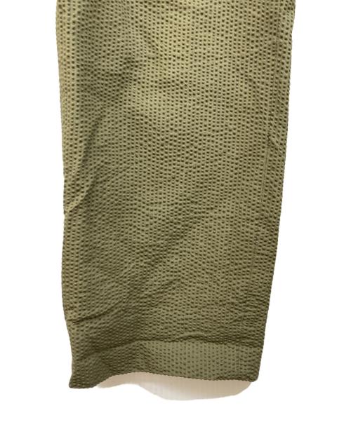 AURALEE（オーラリー）AURALEE (オーラリー) シルクシアサッカースラックスパンツ カーキ サイズ:SIZE 4の古着・服飾アイテム