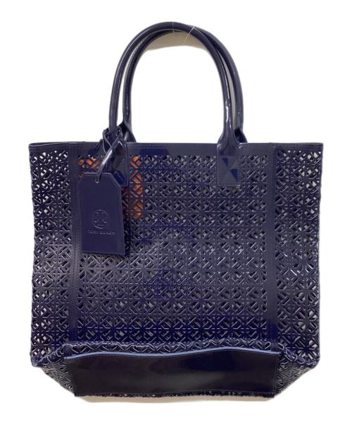 TORY BURCH（トリーバーチ）TORY BURCH (トリーバーチ) PVCカットワークトートバッグ ネイビーの古着・服飾アイテム