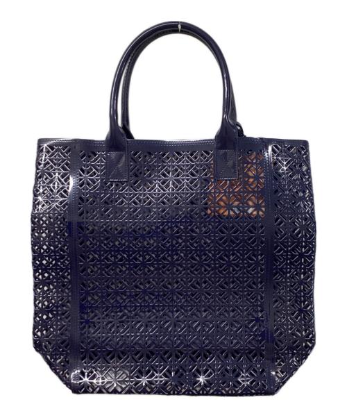 TORY BURCH（トリーバーチ）TORY BURCH (トリーバーチ) PVCカットワークトートバッグ ネイビーの古着・服飾アイテム