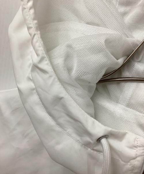 Calvin Klein Jeans（カルバンクラインジーンズ）Calvin Klein Jeans (カルバンクラインジーンズ) パッカブルウィンドブレーカー ホワイト サイズ:	SIZE Sの古着・服飾アイテム