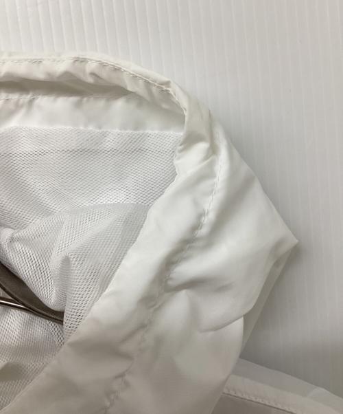 Calvin Klein Jeans（カルバンクラインジーンズ）Calvin Klein Jeans (カルバンクラインジーンズ) パッカブルウィンドブレーカー ホワイト サイズ:	SIZE Sの古着・服飾アイテム