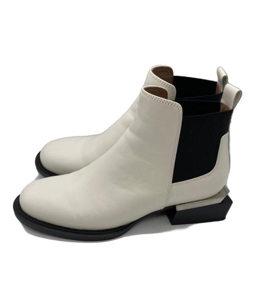 STACCATO（スタッカート）STACCATO (スタッカート) サイドゴアデザインヒールブーツ ホワイト サイズ:SIZE 23.5cmの古着・服飾アイテム