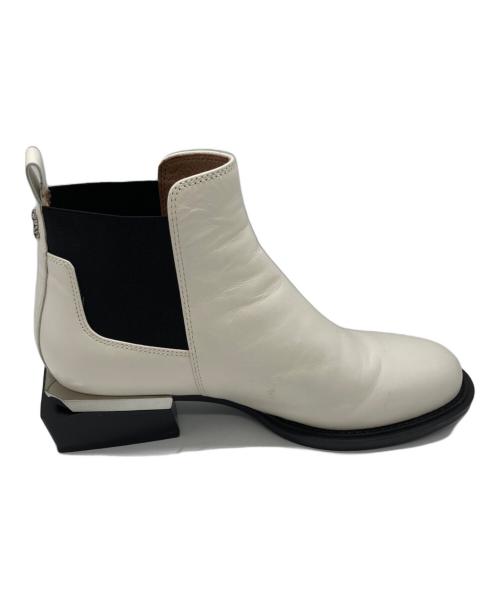 STACCATO（スタッカート）STACCATO (スタッカート) サイドゴアデザインヒールブーツ ホワイト サイズ:SIZE 23.5cmの古着・服飾アイテム