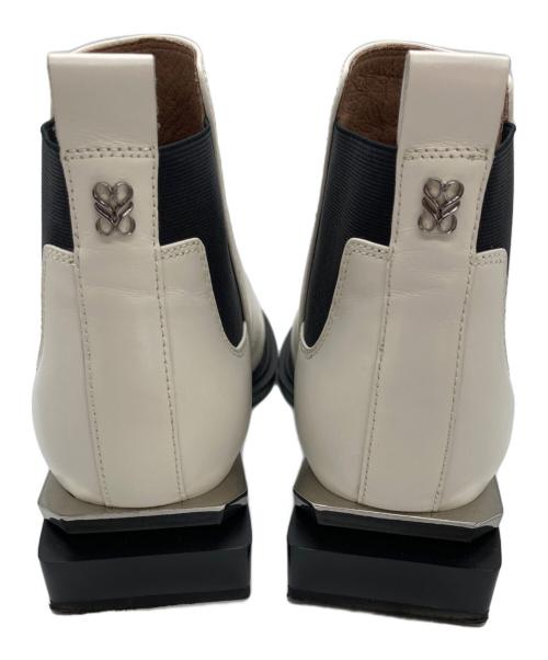 STACCATO（スタッカート）STACCATO (スタッカート) サイドゴアデザインヒールブーツ ホワイト サイズ:SIZE 23.5cmの古着・服飾アイテム