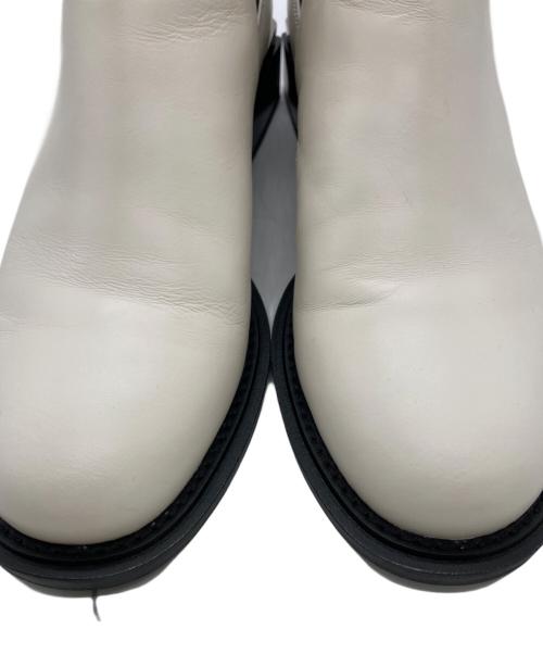 STACCATO（スタッカート）STACCATO (スタッカート) サイドゴアデザインヒールブーツ ホワイト サイズ:SIZE 23.5cmの古着・服飾アイテム