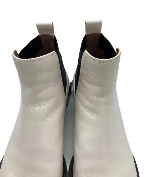 STACCATO（スタッカート）STACCATO (スタッカート) サイドゴアデザインヒールブーツ ホワイト サイズ:SIZE 23.5cmの古着・服飾アイテム