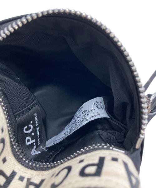 A.P.C.（アーペーセー）A.P.C. (アーペーセー) NECK POUCH REPEAT ブラックの古着・服飾アイテム