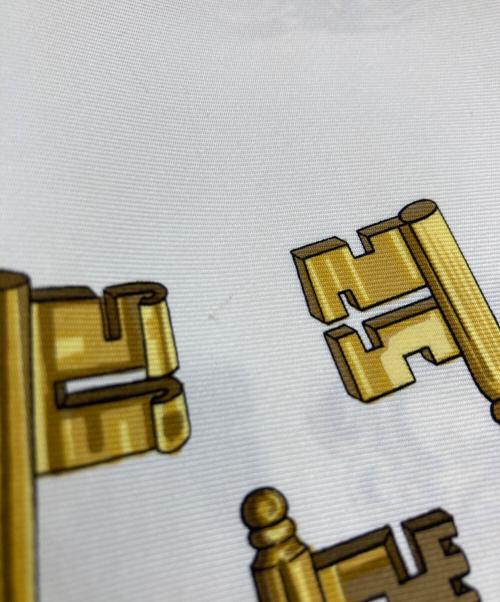 HERMES（エルメス）HERMES (エルメス) シルクスカーフ ホワイトの古着・服飾アイテム