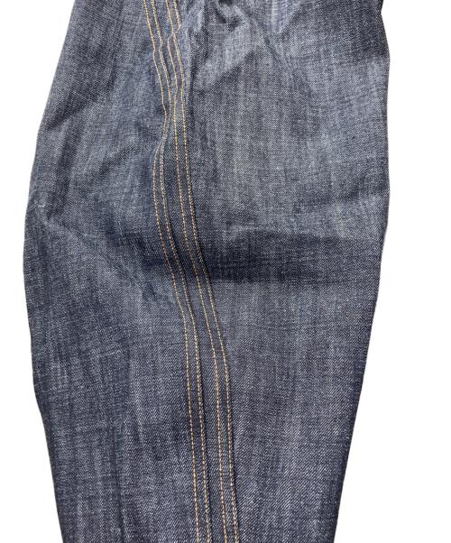 NVRFRGT（ネヴァーフォーゲット）NVRFRGT (ネヴァーフォーゲット) 3D TWISTED WIDE LEG JEANS インディゴ サイズ:SIZE 2の古着・服飾アイテム