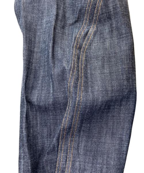 NVRFRGT（ネヴァーフォーゲット）NVRFRGT (ネヴァーフォーゲット) 3D TWISTED WIDE LEG JEANS インディゴ サイズ:SIZE 2の古着・服飾アイテム