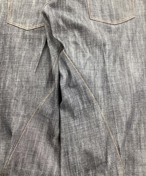 NVRFRGT（ネヴァーフォーゲット）NVRFRGT (ネヴァーフォーゲット) 3D TWISTED WIDE LEG JEANS インディゴ サイズ:SIZE 2の古着・服飾アイテム