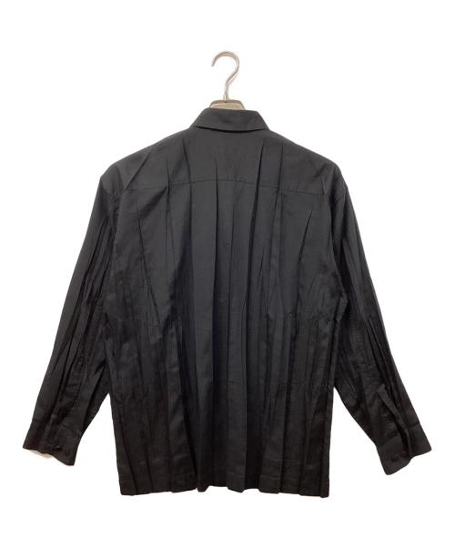 ISSEY MIYAKE MEN（イッセイミヤケメン）ISSEY MIYAKE MEN (イッセイミヤケメン) レギュラーカラープリーツシャツ ブラック サイズ:２の古着・服飾アイテム