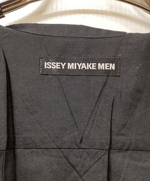 ISSEY MIYAKE MEN（イッセイミヤケメン）ISSEY MIYAKE MEN (イッセイミヤケメン) レギュラーカラープリーツシャツ ブラック サイズ:２の古着・服飾アイテム