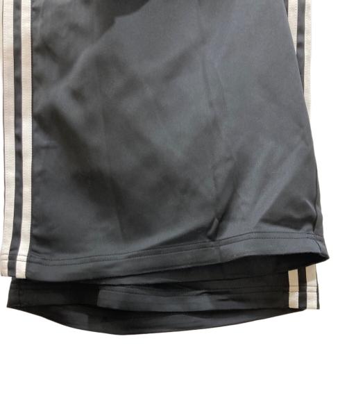 adidas Originals（アディダスオリジナル）adidas Originals (アディダスオリジナル) サテン ワイドレッグ トラックパンツ ブラック サイズ:SIZE Mの古着・服飾アイテム