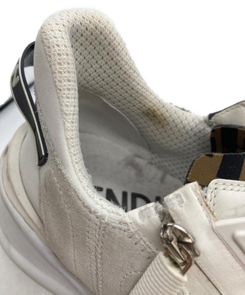 FENDI（フェンディ）FENDI (フェンディ) ローカットスニーカー ホワイト サイズ:7の古着・服飾アイテム
