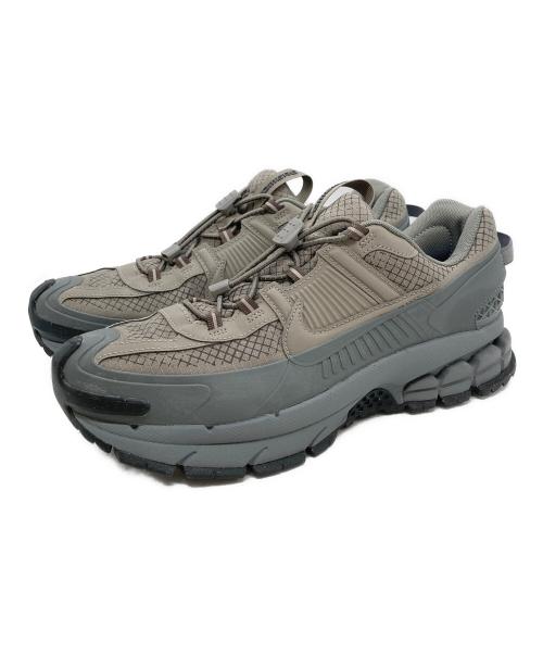 NIKE（ナイキ）NIKE (ナイキ) Zoom Vomero Roam グレー サイズ:SIZE 27.5cmの古着・服飾アイテム
