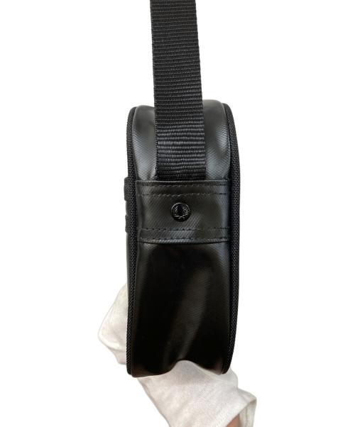 FRED PERRY（フレッドペリー）FRED PERRY (フレッドペリー) Tonal Classic Mini Shoulder Bag ブラックの古着・服飾アイテム