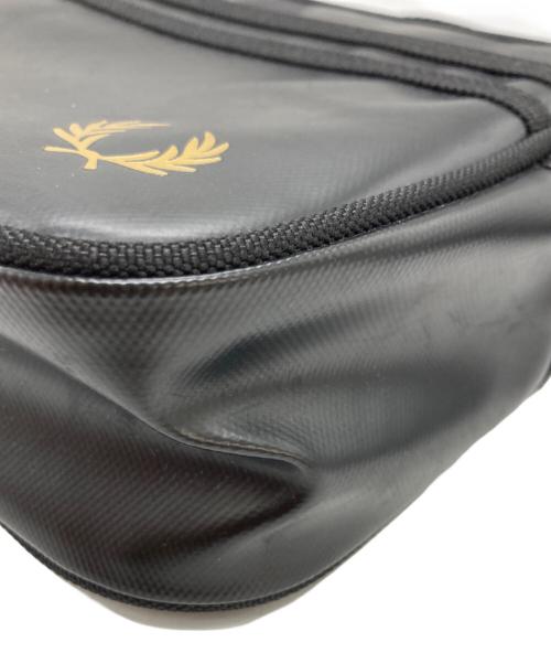 FRED PERRY（フレッドペリー）FRED PERRY (フレッドペリー) Tonal Classic Mini Shoulder Bag ブラックの古着・服飾アイテム