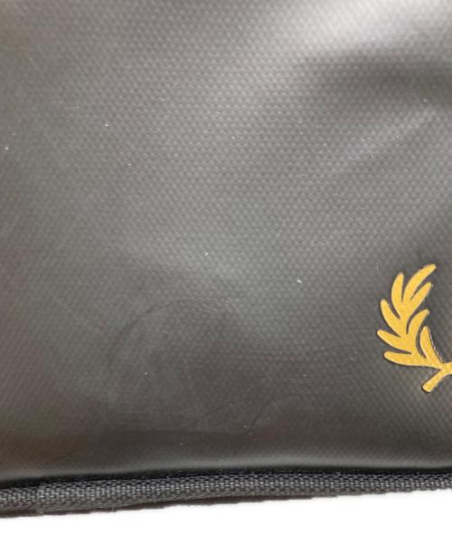 FRED PERRY（フレッドペリー）FRED PERRY (フレッドペリー) Tonal Classic Mini Shoulder Bag ブラックの古着・服飾アイテム