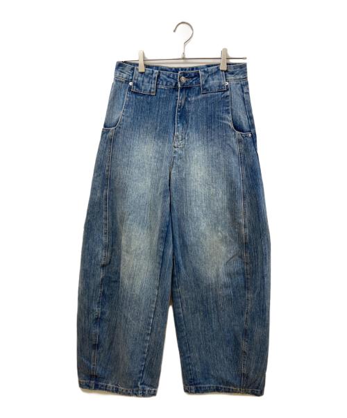 ANTIPROMIND（アンチプロマインド）ANTIPROMIND (アンチプロマインド) TEXTURED TUCK CURVED DENIM PANTS インディゴ サイズ:	SIZE 2の古着・服飾アイテム