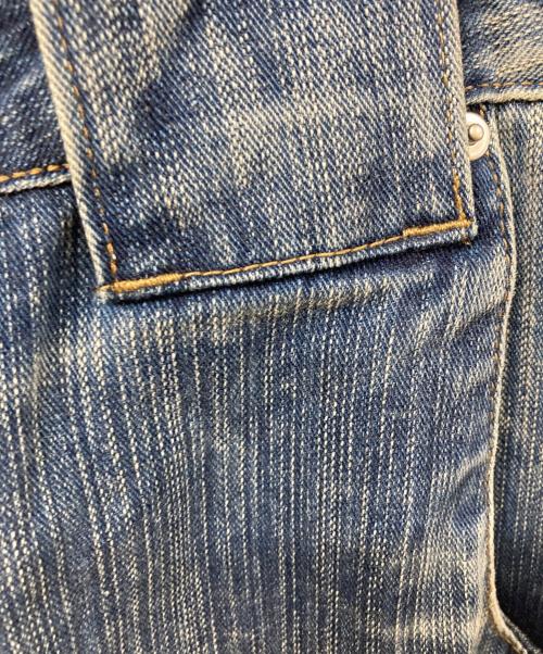 ANTIPROMIND（アンチプロマインド）ANTIPROMIND (アンチプロマインド) TEXTURED TUCK CURVED DENIM PANTS インディゴ サイズ:	SIZE 2の古着・服飾アイテム