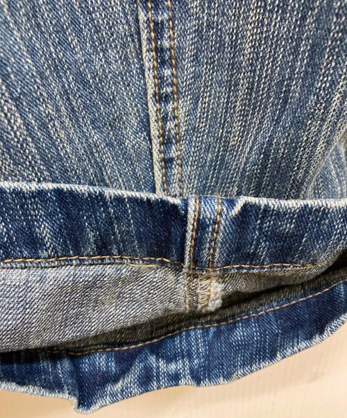 ANTIPROMIND（アンチプロマインド）ANTIPROMIND (アンチプロマインド) TEXTURED TUCK CURVED DENIM PANTS インディゴ サイズ:	SIZE 2の古着・服飾アイテム