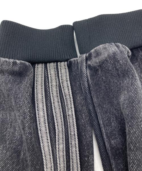 adidas Originals（アディダスオリジナル）adidas originals (アディダスオリジナル) ブラックデニム トラックトップ ブラック サイズ:	SIZE XLの古着・服飾アイテム