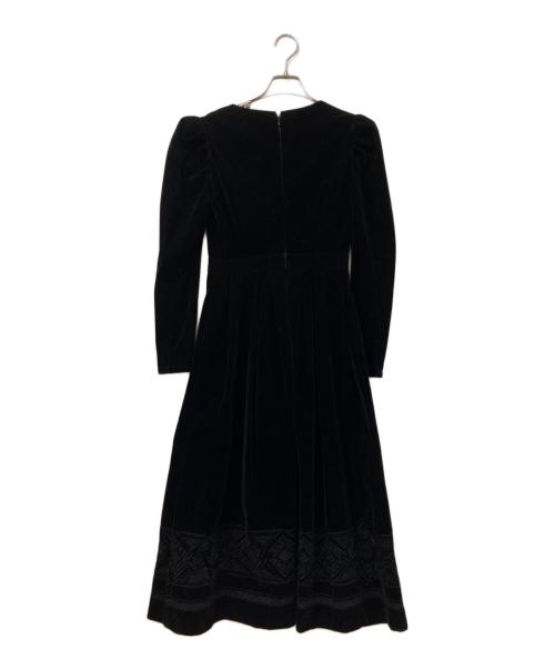 HER LIP TO（ハーリップトゥ）HER LIP TO (ハーリップトゥ) Embroidered Velour Midi Dress ブラック サイズ:SIZE Sの古着・服飾アイテム