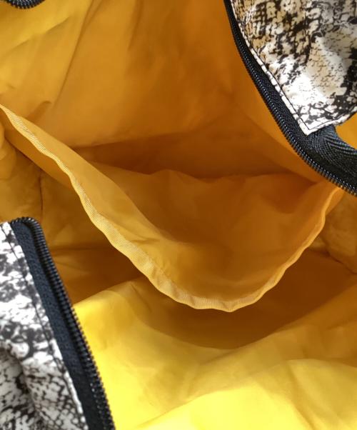 LeSportsac（レスポートサック）LeSportsac (レスポートサック) パイソン柄トートバッグ グレーの古着・服飾アイテム