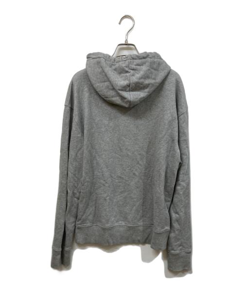 maison kitsune（メゾンキツネ）MAISON KITSUNE (メゾンキツネ) フォックスパッチ フーディー グレー サイズ:SIZE Mの古着・服飾アイテム