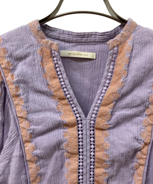 ne quittez pas（ヌキテパ）ne quittez pas (ヌキテパ) Cotton Gauze Leaf Embroidery Yoke Dress/コットン ガーゼ リーフ エンブロイダリーヨークドレス パープル サイズ:SIZE Sの古着・服飾アイテム