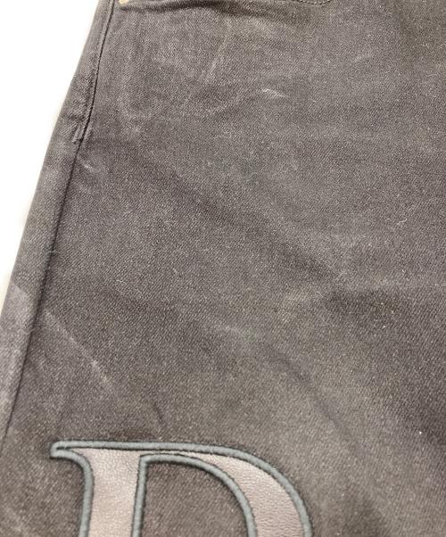 AMIRI（アミリ）AMIRI (アミリ) Staggered Logoブラックデニム ブラック サイズ:SIZE 91cm (W36)の古着・服飾アイテム